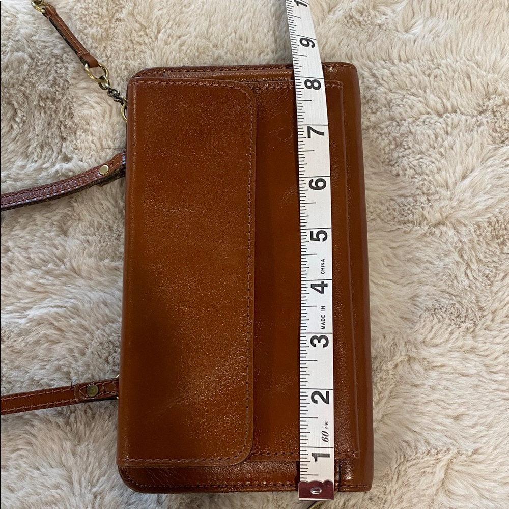 Rarely used, leather crossbody wallet/purse - Picture 4 of 9